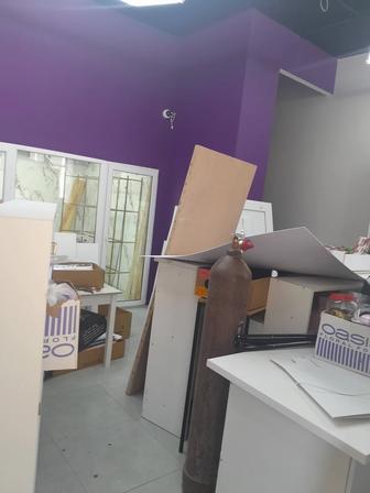 Нужно убраться и стеллажи нужно повесить