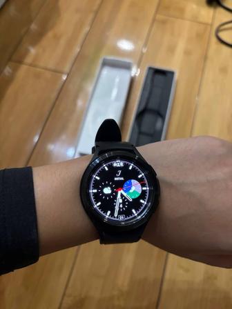 Смарт-часы Samsung Galaxy Watch 4 Classic