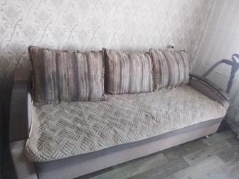 Отдам диван даром