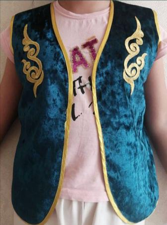 Продам национальный жилет для мальчика