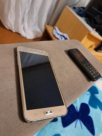 Продам samsyng j5.