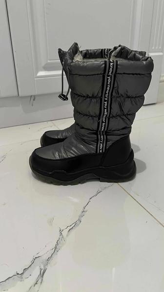 Продам зимние детские сапоги
