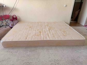 Продам матрас на двухспальную кровать