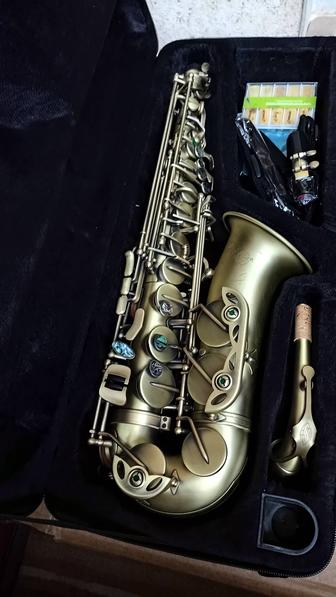 Саксофон selmer -новый Абсолютно!!