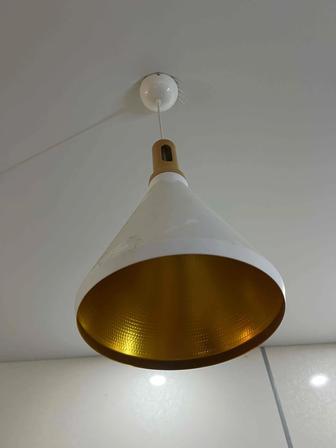 Продам люстры