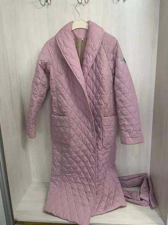 Женский стеганый пуховик