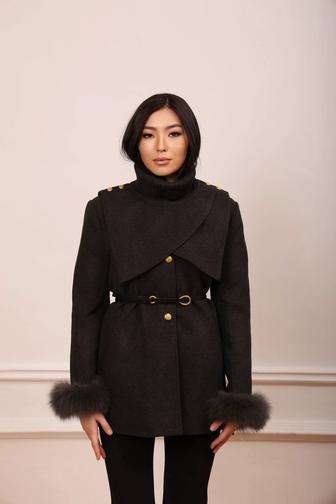 Платья, спортивные костюмы, повседневные одежды