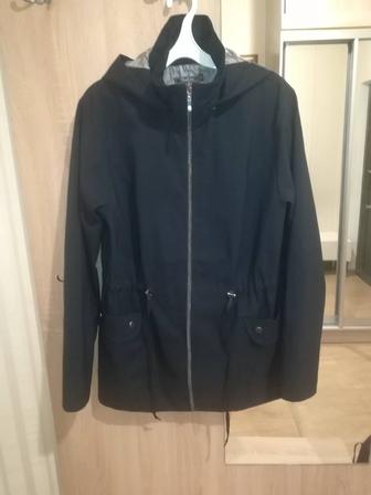 Продам куртку ветровку. Пр. Турция. Ц. темно синий. 50 раз-р. Новая.