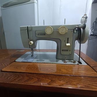 Швейная машинка ножная