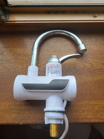 Продам водонагреватель проточный