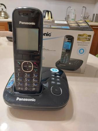 Продам цифровой беспроводной телефон Panasonic KX-TG5521CA с автоответчиком