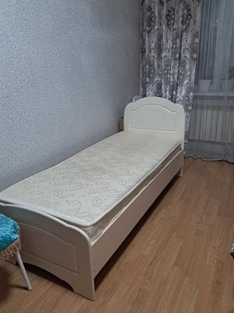 Кровать