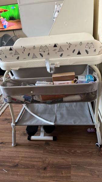 Детская ванночка с пеленальным столом