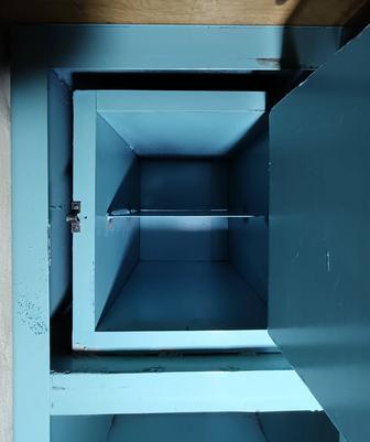 Продам металлический СЕЙФ в отличном состоянии