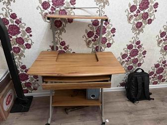 Отдам бесплатно компьютерный стол