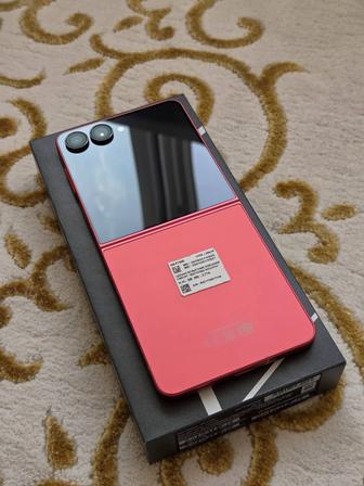 Продам Samsung Z Flip 7 12/256 gb red красный