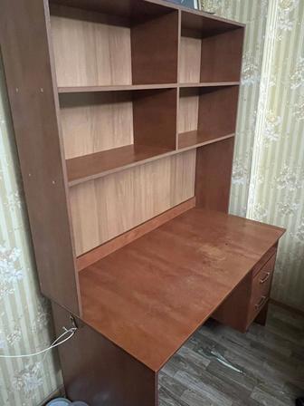 Стол с полками и ящиками