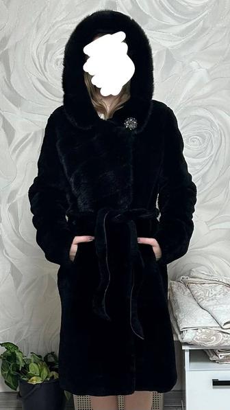 Продам мутоновую шубу длинную