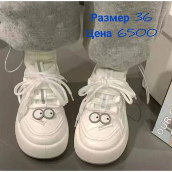 Новые кроссовки