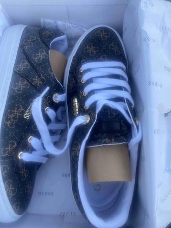 Продам кеды Guess