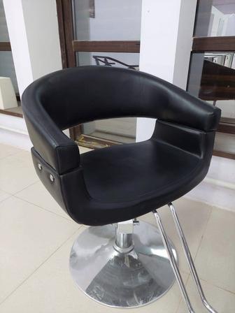 Продается б/у мебель для парикмахерской