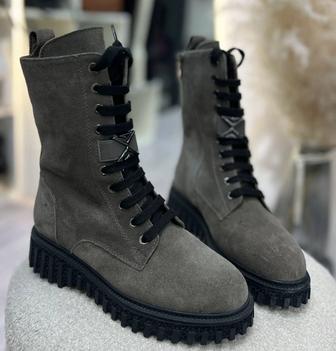 Женские сапоги