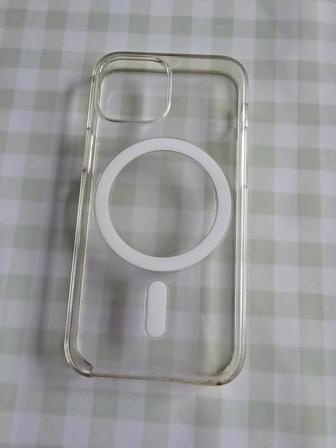 Продам два чехла оригинал для iPhone 13 mini