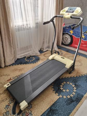 Продам беговую дорожку