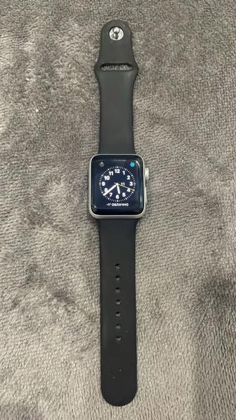 Продам эл.часы эйпл