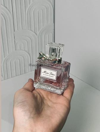 Помада и парфюм Dior