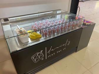 Витринный холодильник