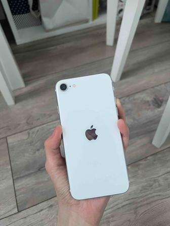 Айфон се 128гб