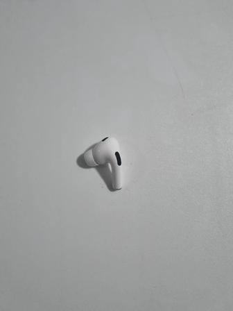 AirPods левая часть