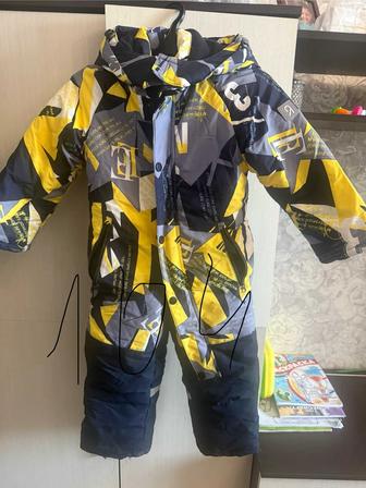 Продам зимние комбинезоны