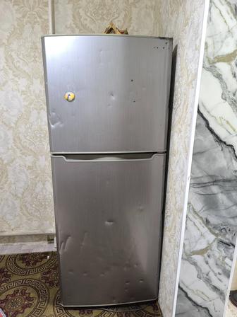 Холодильник Samsung
