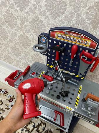 Продам игрушку строительный инструменты