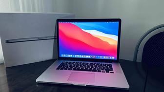 Мощный ноутбук Apple MacBook Pro 15.4 Core i7 16GB/256GB Silver