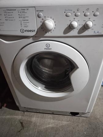 Стиральная машина INDESIT