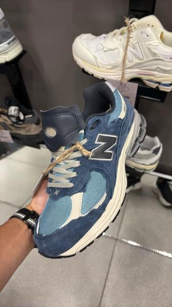 New Balance 2002R