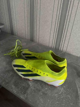 Продам футбольные бутсы