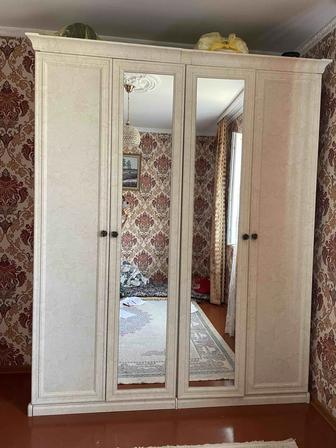 Шкаф