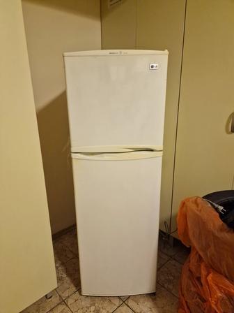 Продам холодильник LG