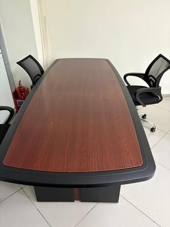 Продается стол в очень хорошем состоянии,