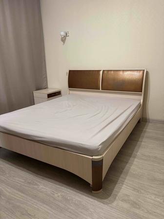 Кровать, шкаф, 2 тумбы