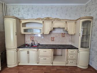 Продается кухонный гарнитур с раковиной