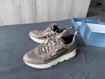 Кроссовки женские Geox