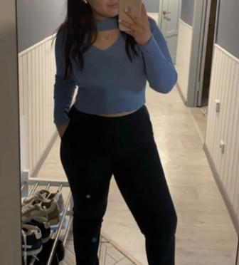 Лонгслив голубого цвета