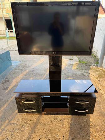 Телевизор с поставка