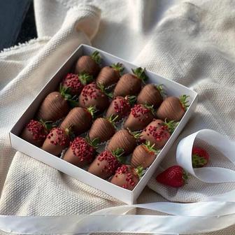 Клубника шоколаде