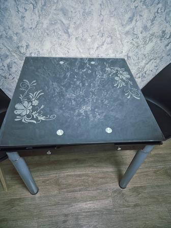 Стол кухонный стеклянный